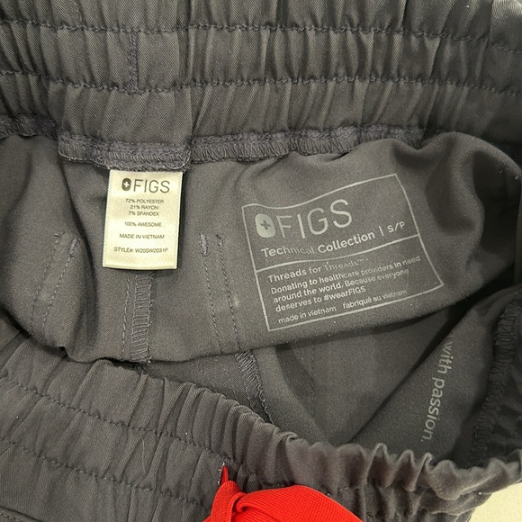 Charcoal Figs Scrubs Women PS Top & XS Joggers - Picture 7 of 8